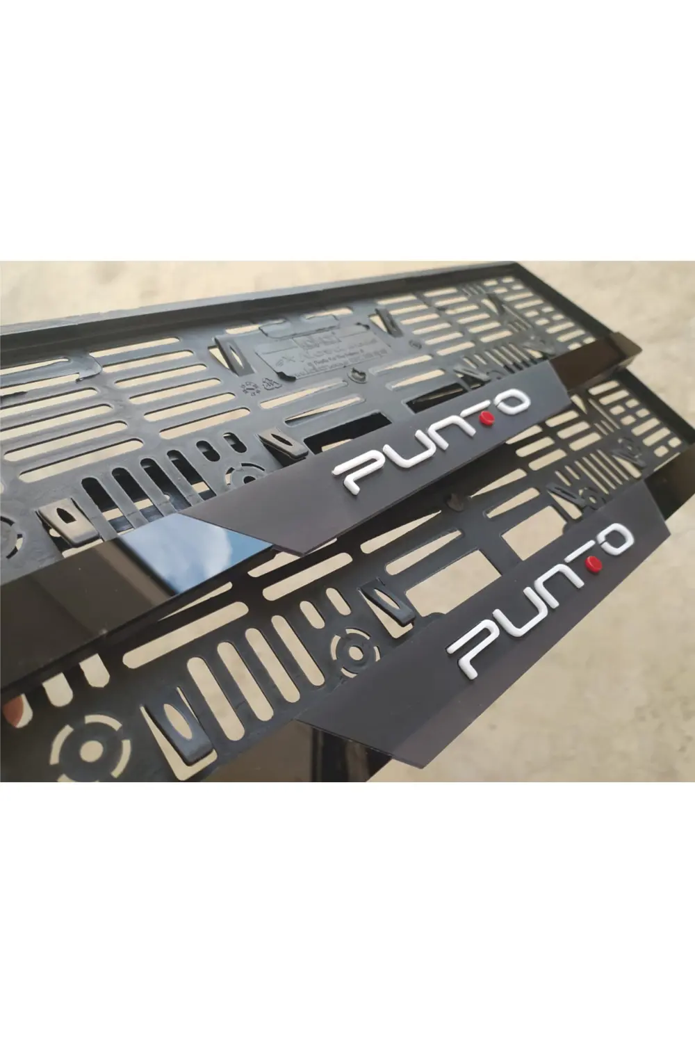 Fiat Punto Uyumlu Kabartma Yazılı Takmatik Pleksi Plakalık Takımı