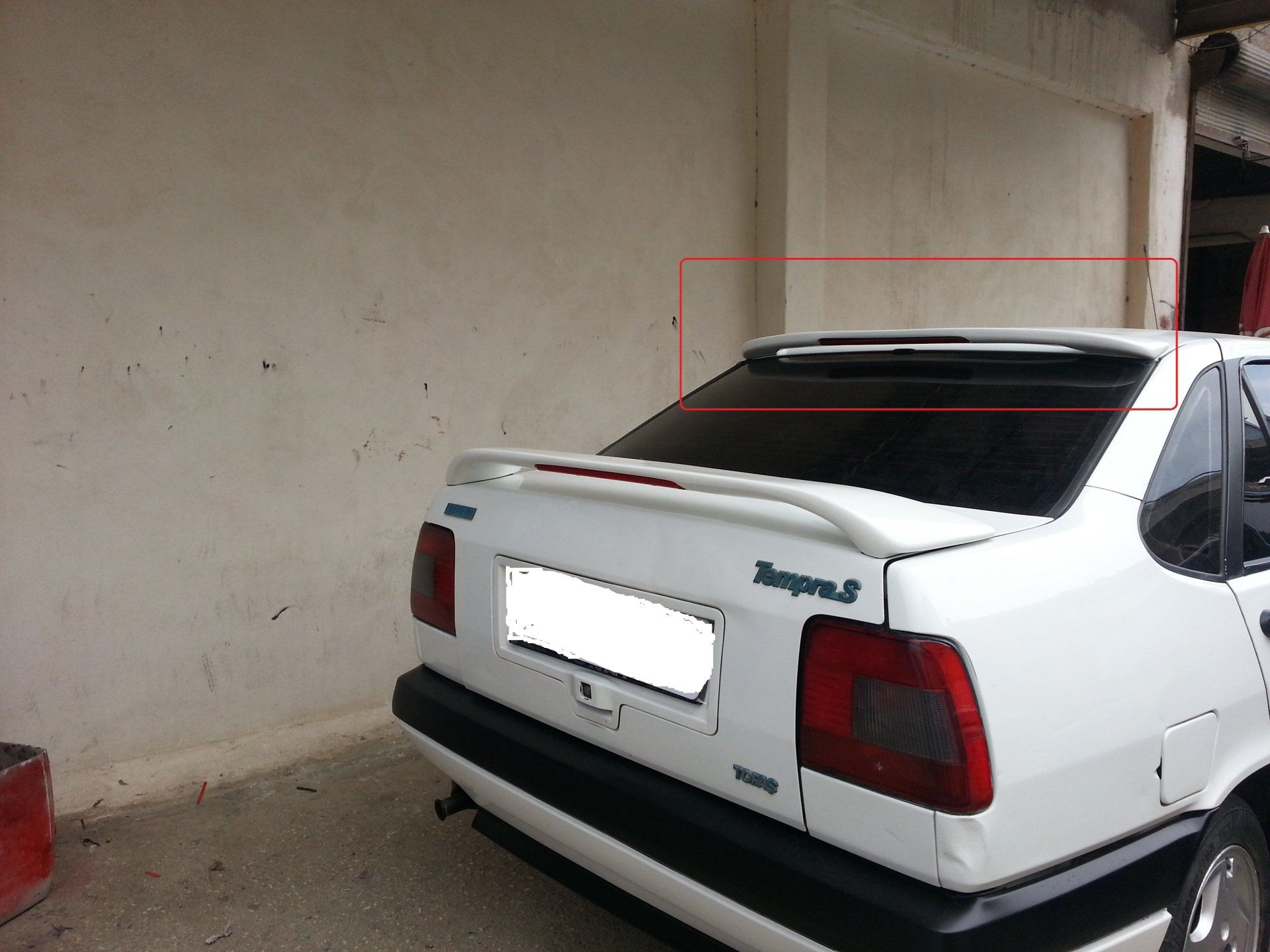 Fiat Tempra Uyumlu Cam Üstü Spoiler Işıklı Spoiler Boyalı Fiat Tempra Uyumlu Cam Üstü Spoiler Işıklı Spoiler Boyalı