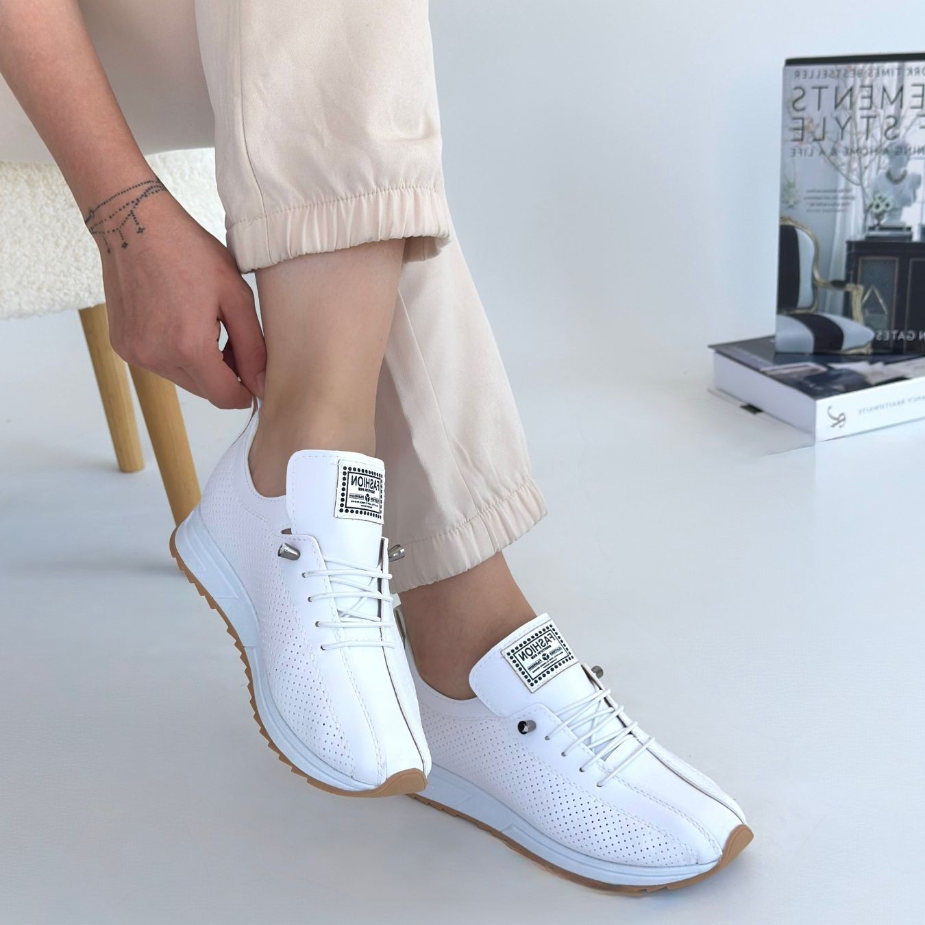 Fiert Beyaz Cilt Bağcıklı Spor Ayakkabı