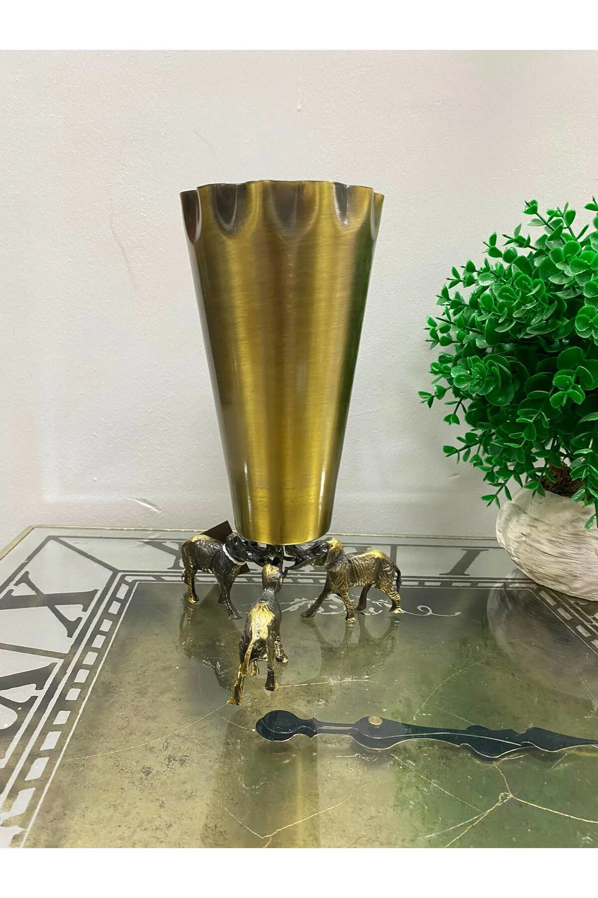 Fil Ayaklı Metal Tasarım Vazo 24x10 cm