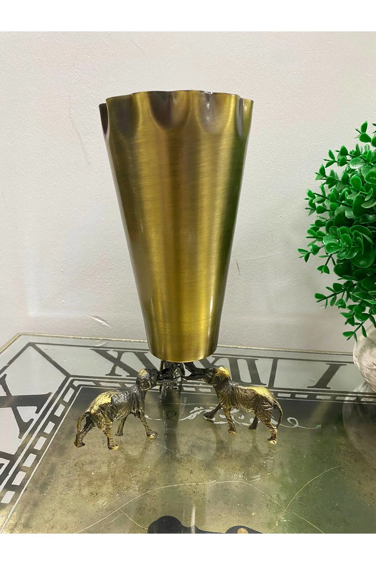 Fil Ayaklı Metal Tasarım Vazo 24x10 cm