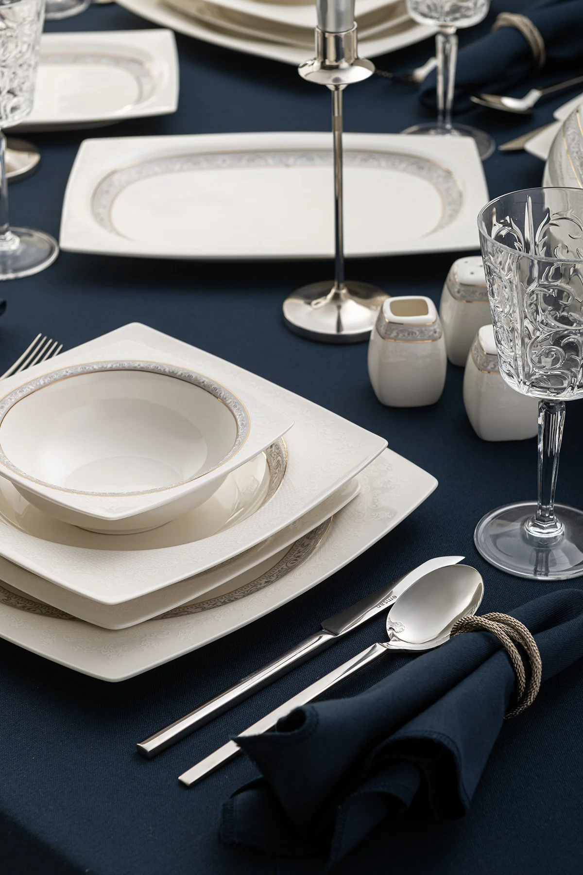 Fine Bone Dantel Yemek Takımı 60 Parça Kare