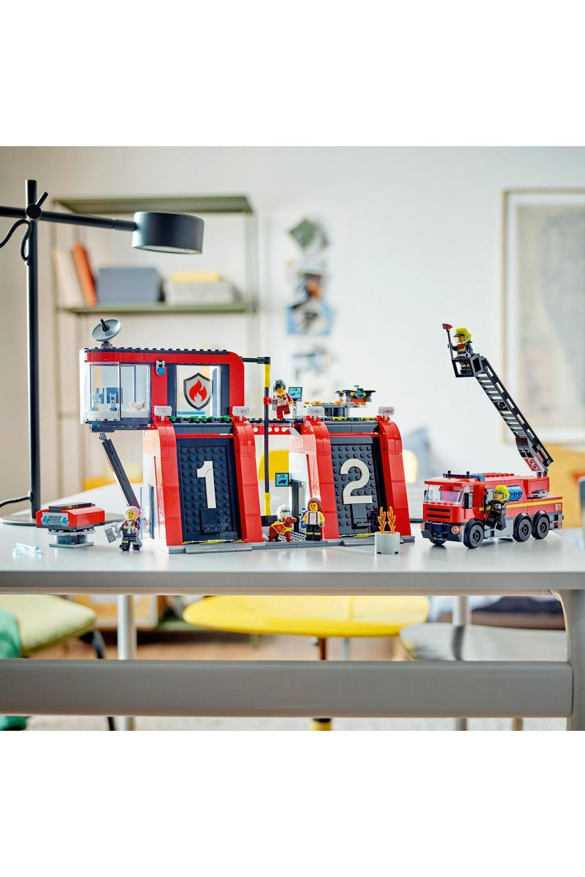 FIRE STATION WFIRE TRACK 2 LEGO FIRE STATION WFIRE TRACK 2 LEGO