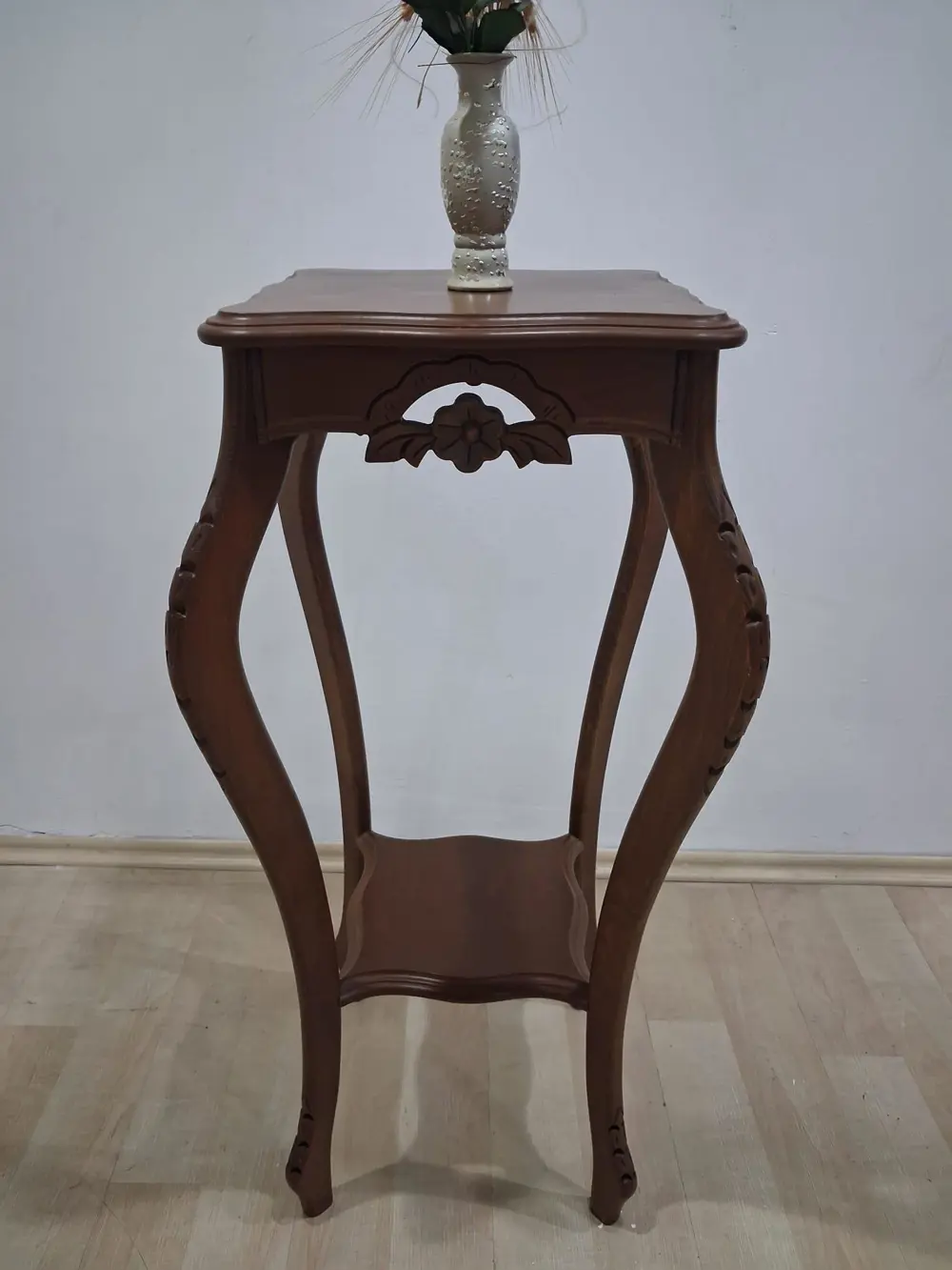 Fiskos 90580 Kare Çiçeklik Oyma Parlak Kaplama Kayın Tabla Ayak C