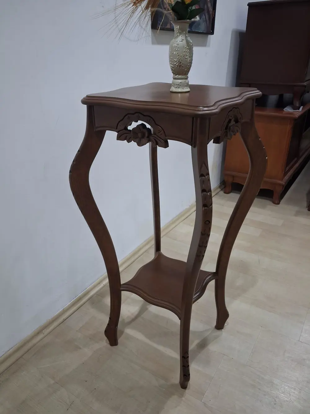 Fiskos 90580 Kare Çiçeklik Oyma Parlak Kaplama Kayın Tabla Ayak C