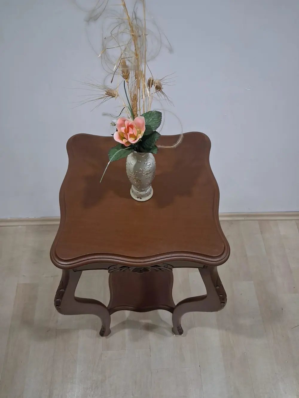 Fiskos 90580 Kare Çiçeklik Oyma Parlak Kaplama Kayın Tabla Ayak C