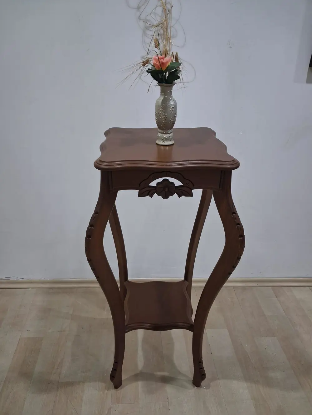 Fiskos 90580 Kare Çiçeklik Oyma Parlak Kaplama Kayın Tabla Ayak C