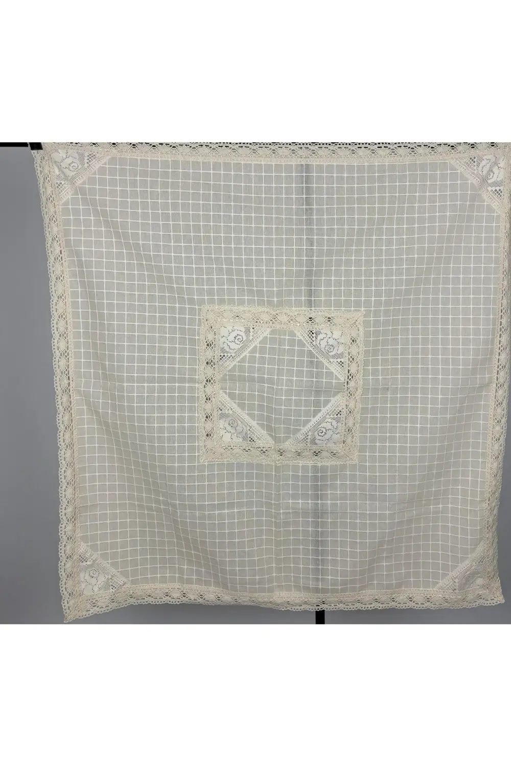 Fiskos örtüsü dantelli