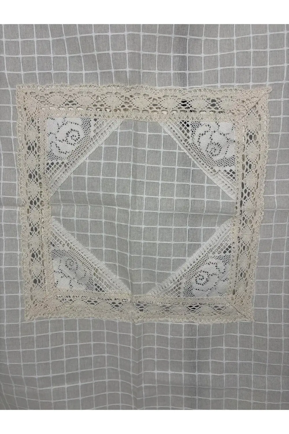 Fiskos örtüsü dantelli