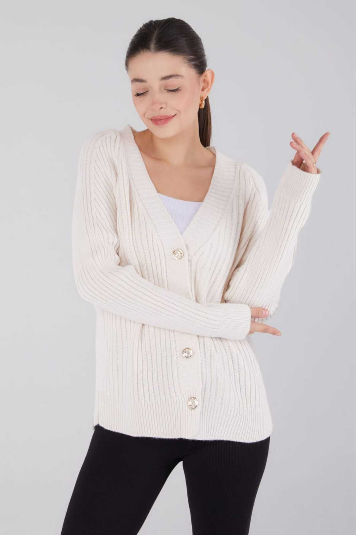 İşilda Fashion Fitilli Düğmeli Kisa Triko Hirka