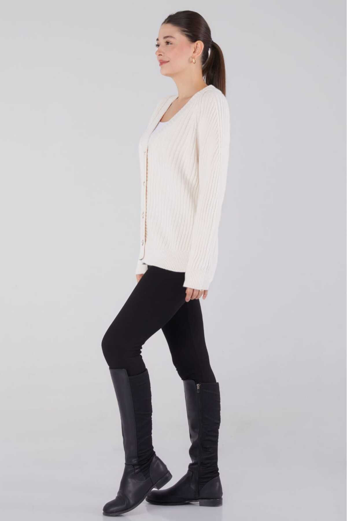 İşilda Fashion Fitilli Düğmeli Kisa Triko Hirka