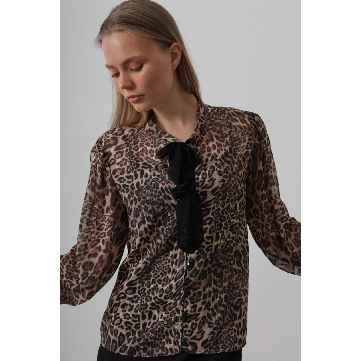 Fiyonk Detaylı Leopar Bluz - Leopar