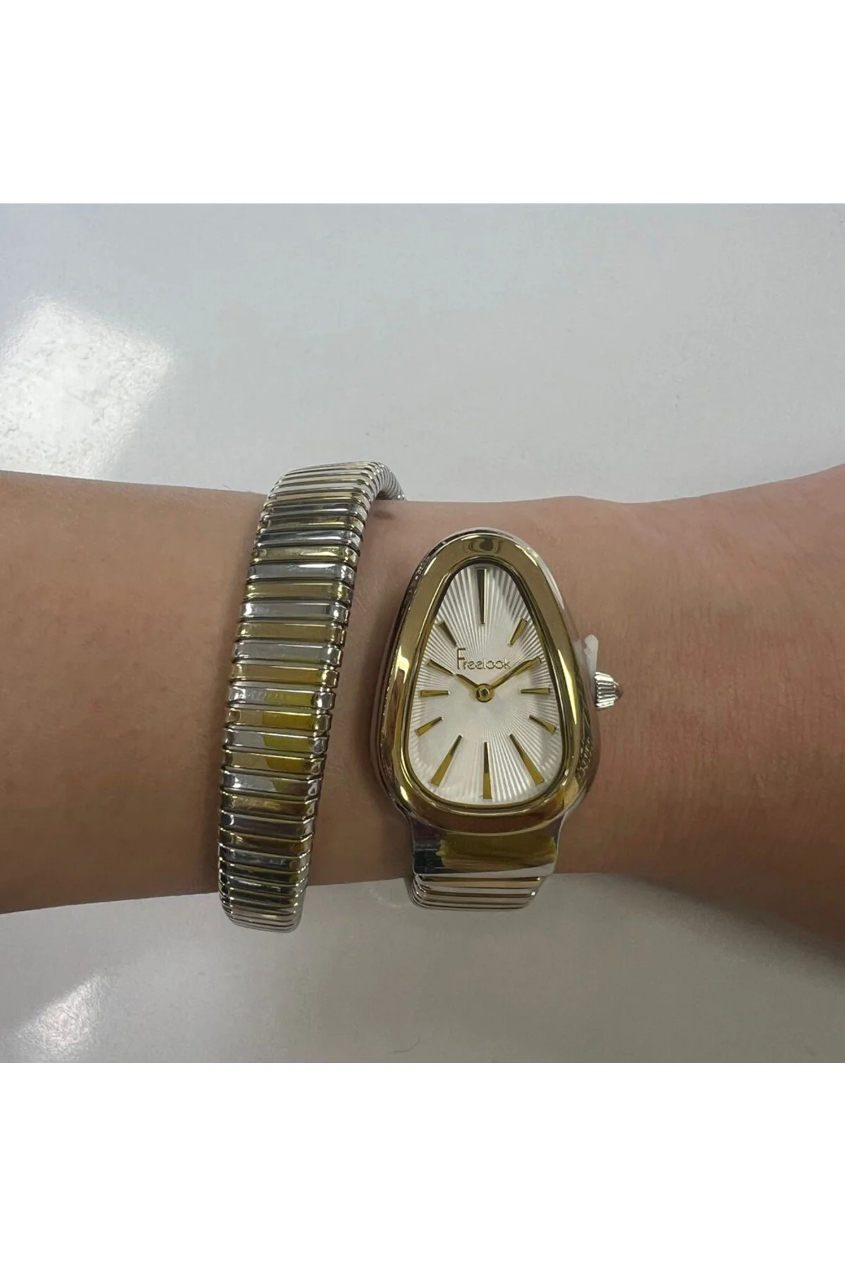 Fl.1.10422.6 Yılanlı Model Gold Silver Bicolor Serpenti Kadın Kol Saati Fl.1.10422.6 Yılanlı Model Gold Silver Bicolor Serpenti Kadın Kol Saati
