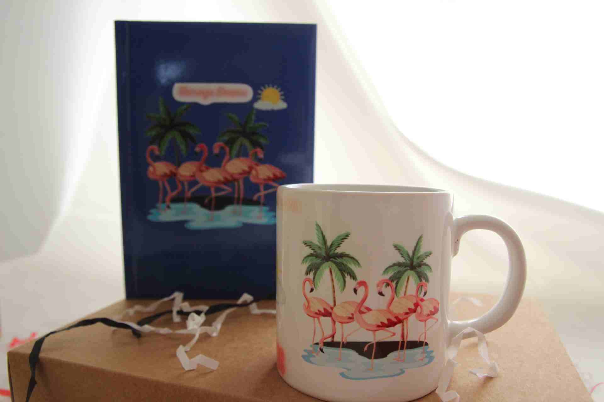 İhtiyaçavm Flamingo Hediye Kutusu - Baskılı Defter Ve Flamingo Kupa Bardak Hediye Seti