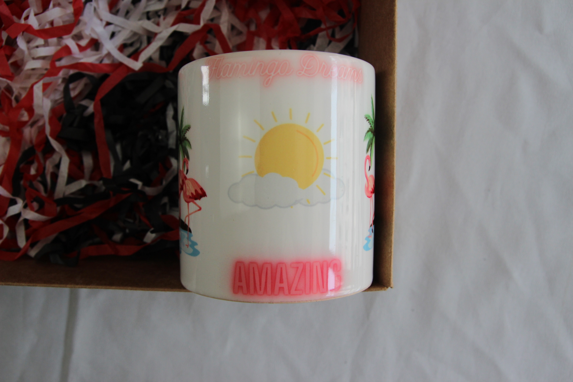 Flamingo Temalı Kupa Bardak Ve Papatya Kolye Hediye Kutusu