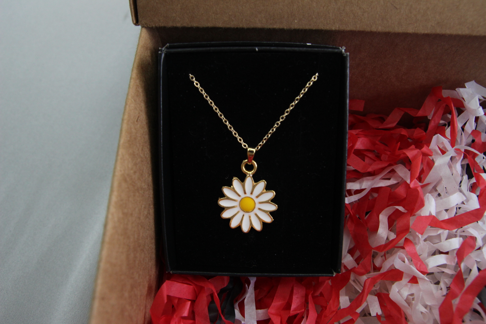 Flamingo Temalı Kupa Bardak Ve Papatya Kolye Hediye Kutusu