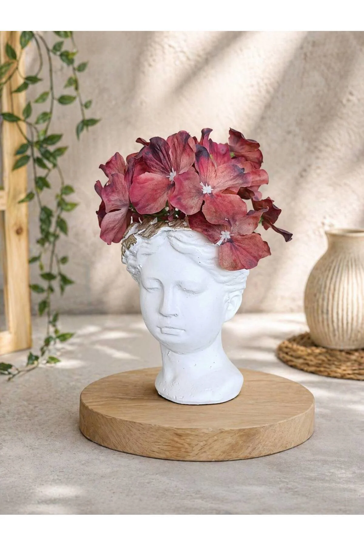 "Flora" Antik Kadın Büstü - Kurutulmuş Ortanca Aranjmanlı