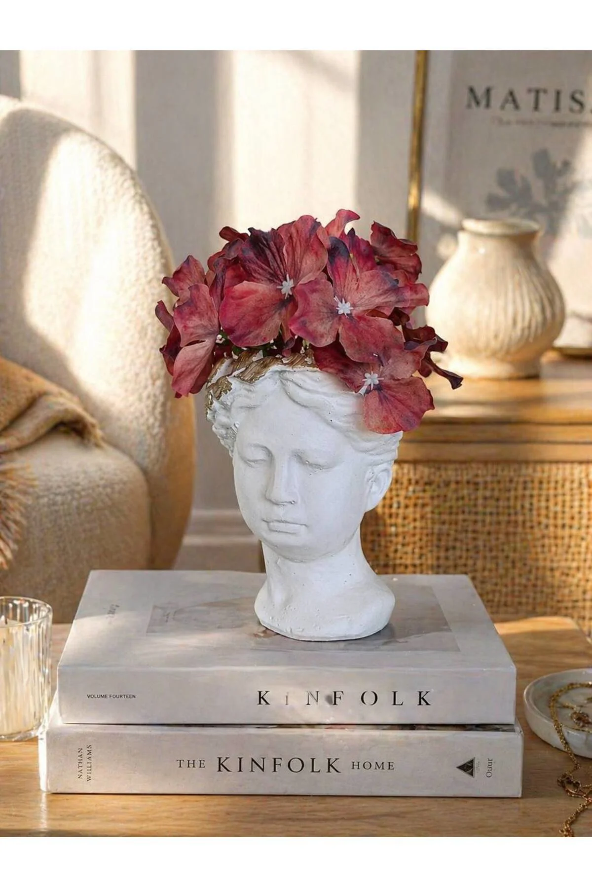 "Flora" Antik Kadın Büstü - Kurutulmuş Ortanca Aranjmanlı