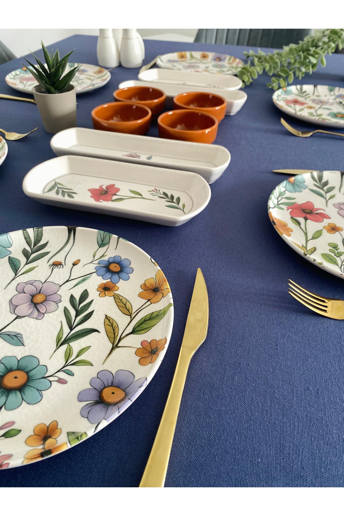 Flora model 6 kişilik 14 parça kahvaltı takımı (kahve)