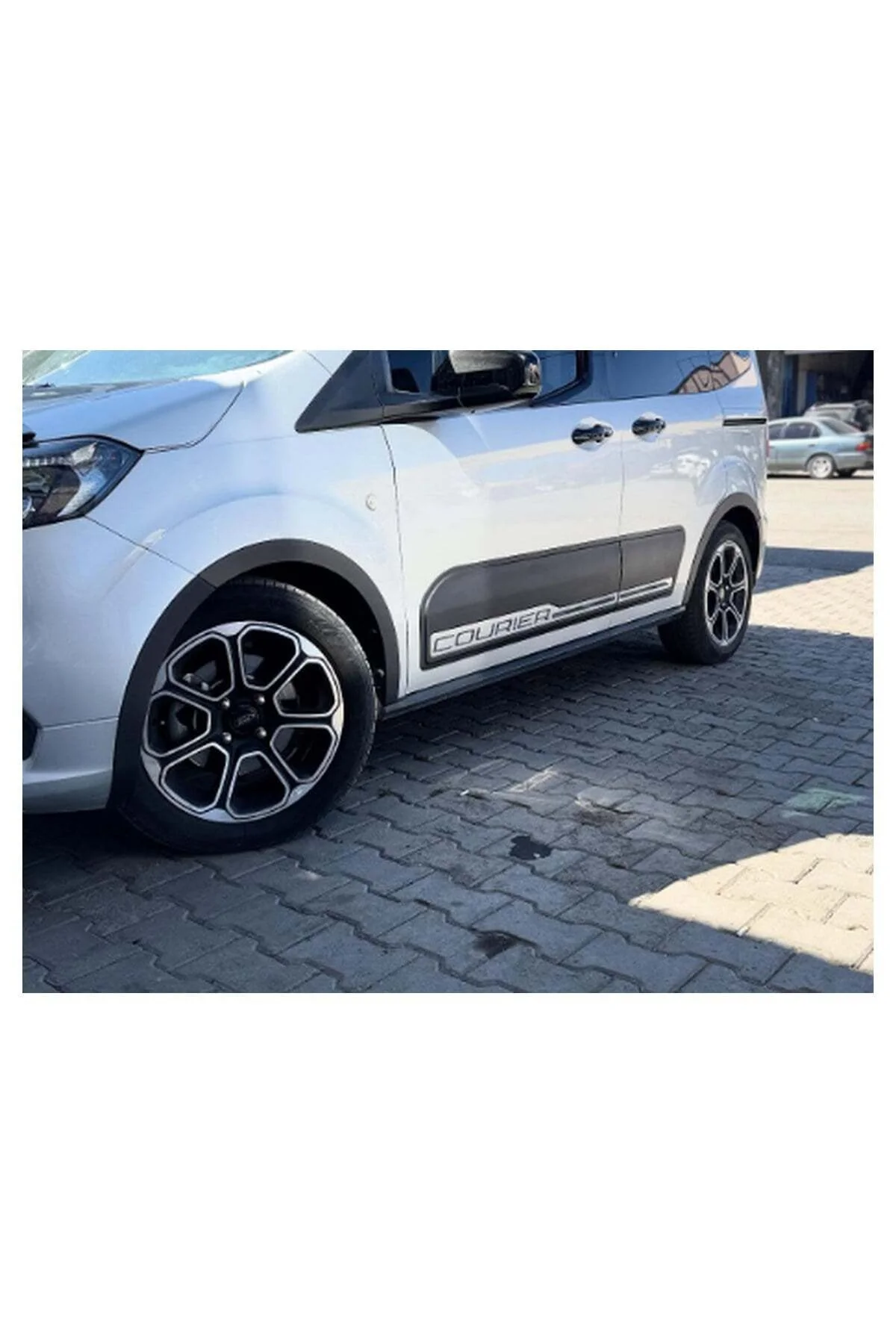 Ford Courier 2014-2018 Uyumlu Çamurluk Dodik Seti 8 Parça ABS Mat Siyah Ford Courier 2014-2018 Uyumlu Çamurluk Dodik Seti 8 Parça ABS Mat Siyah
