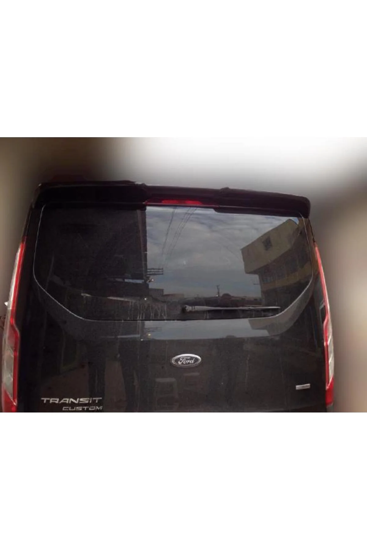 FORD CUSTOM ASTARLI ANATOMİK SPOİLER FORD CUSTOM ASTARLI ANATOMİK SPOİLER