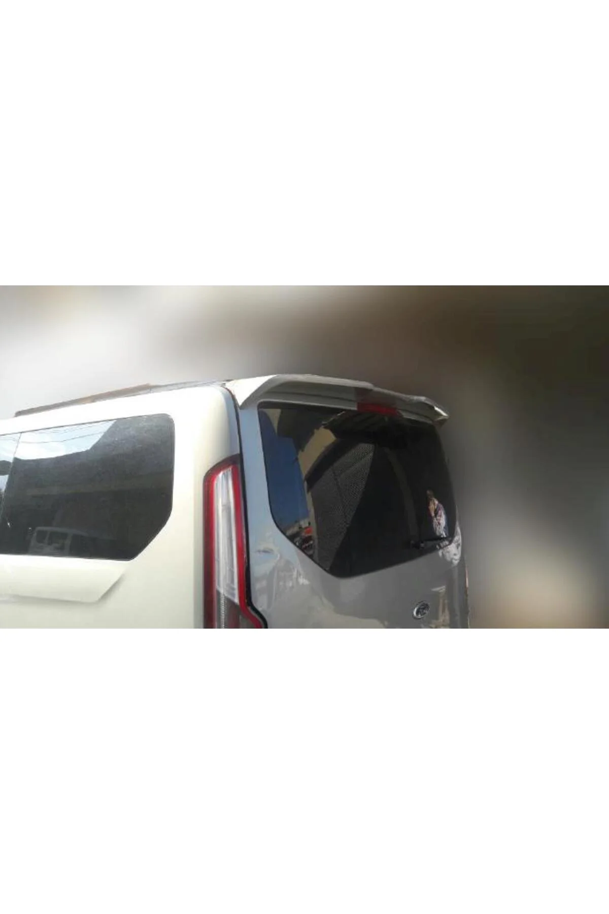 FORD CUSTOM ASTARLI ANATOMİK SPOİLER FORD CUSTOM ASTARLI ANATOMİK SPOİLER