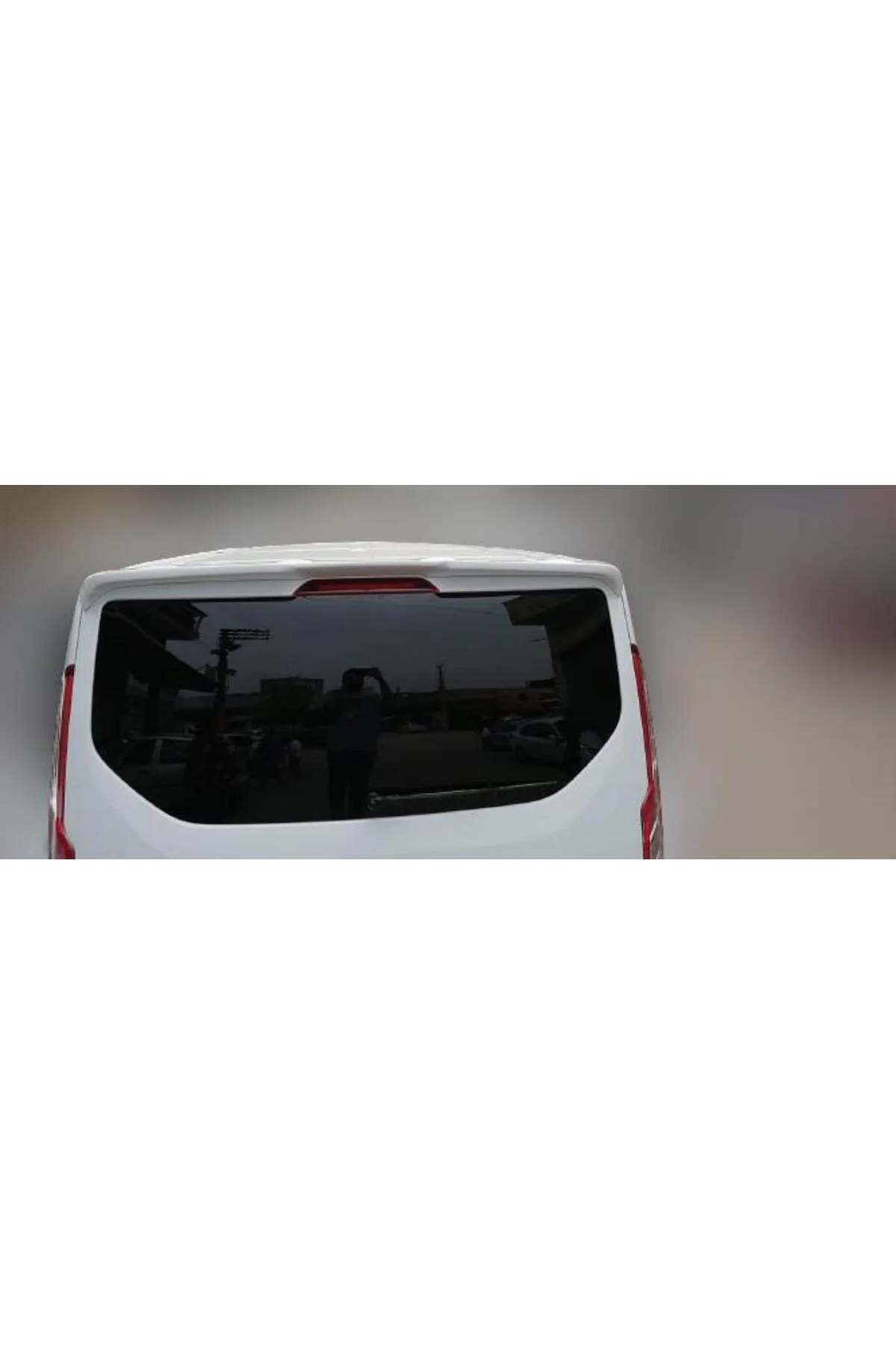 FORD CUSTOM ASTARLI ANATOMİK SPOİLER FORD CUSTOM ASTARLI ANATOMİK SPOİLER