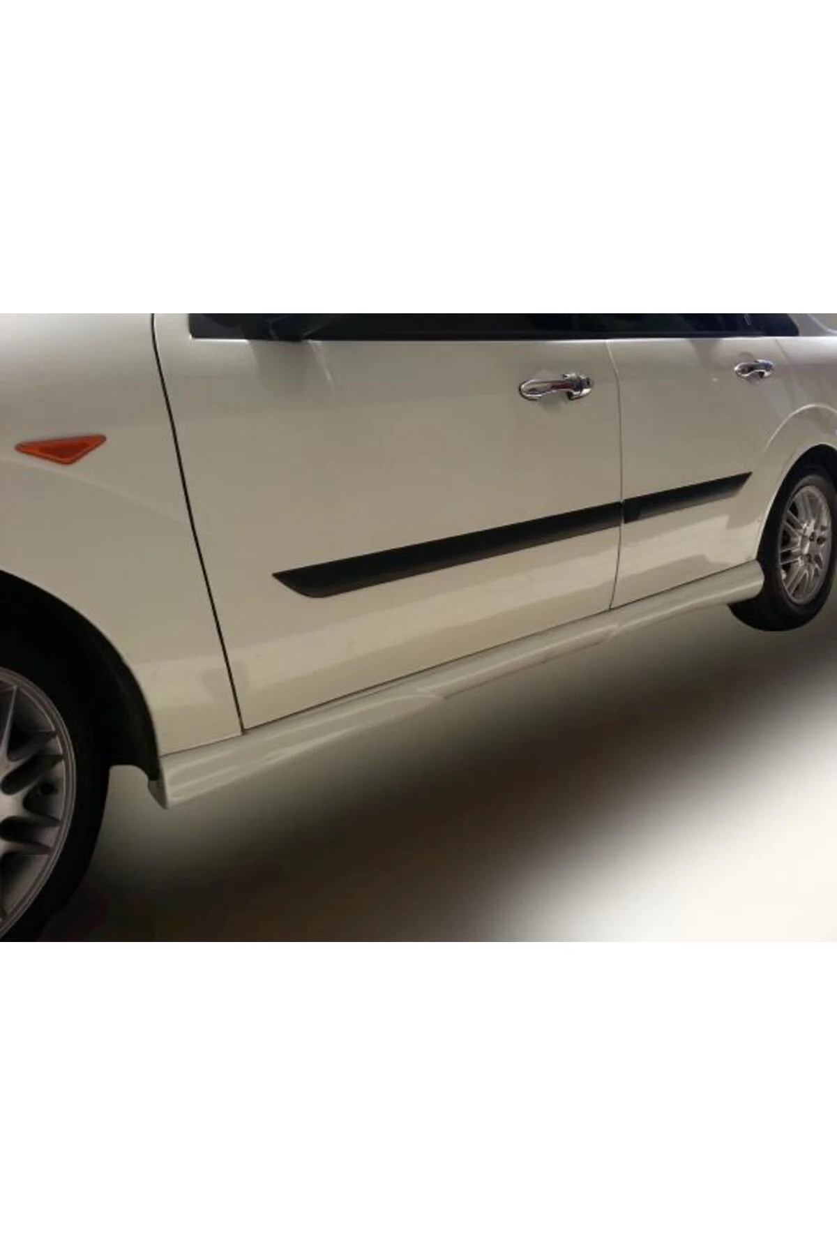 FORD FOCUS 1 HB ASTARLI YAN MARŞPİYEL FORD FOCUS 1 HB ASTARLI YAN MARŞPİYEL