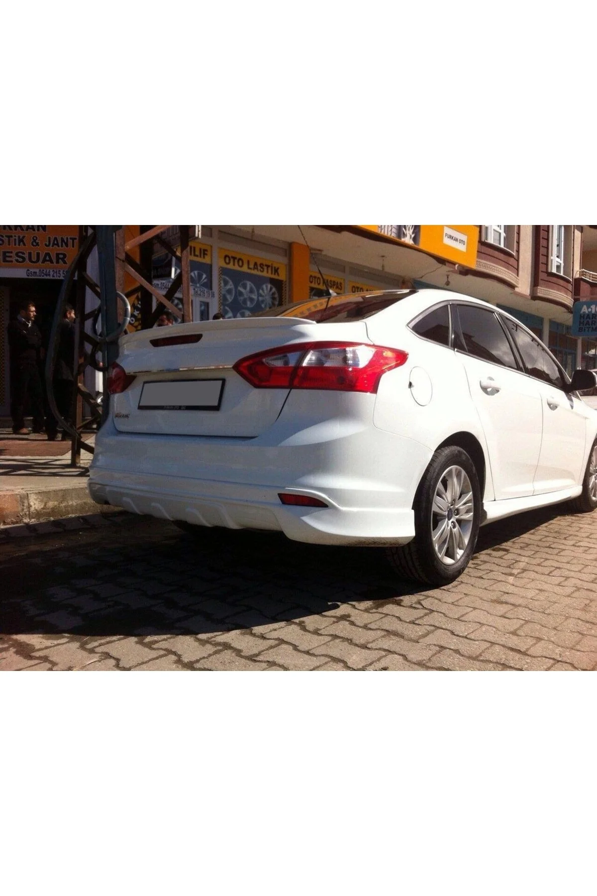 Ford Focus 2011-2015 Uyumlu Beyaz Spoiler