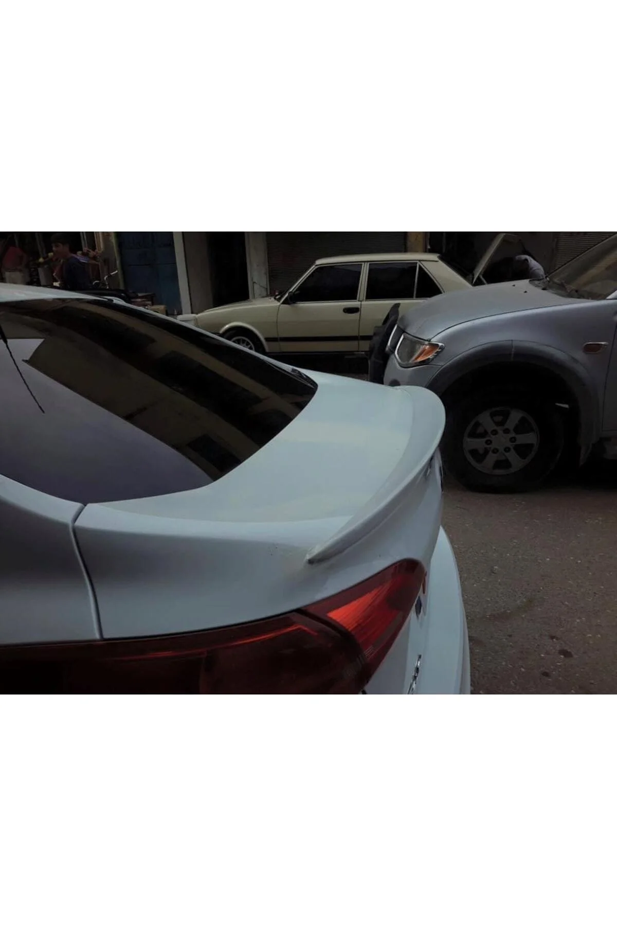 Ford Focus 3 Bagaj Üstü Spoiler 2015- Beyaz Boyalı Ford Focus 3 Bagaj Üstü Spoiler 2015- Beyaz Boyalı