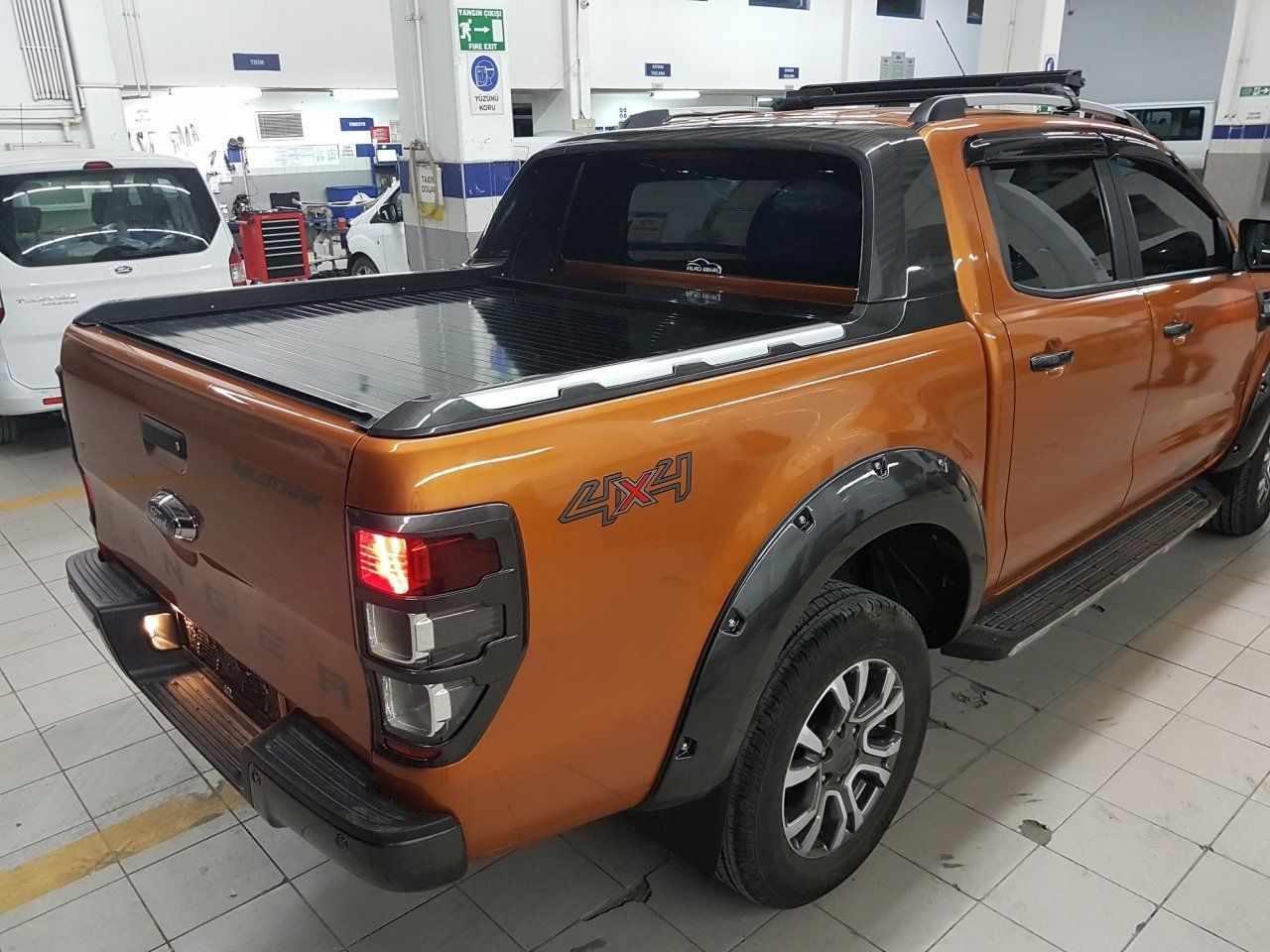 Ford Ranger Uyumlu Wıldtrack Sürgülü Kapak, Roll Back, Parlak Siy Ford Ranger Uyumlu Wıldtrack Sürgülü Kapak, Roll Back, Parlak Siy