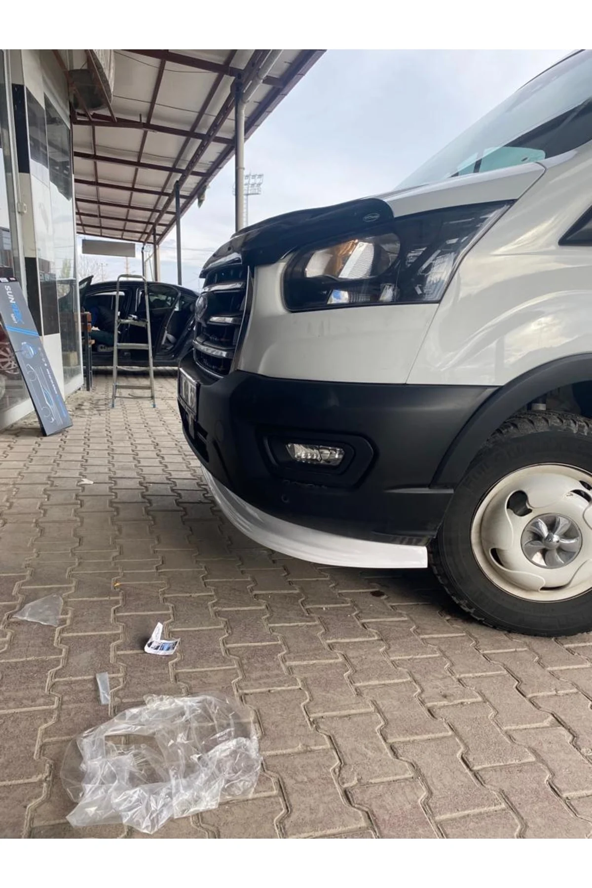 Ford Transit 2020- Geniş Plastik Ön Karlık Ford Transit 2020- Geniş Plastik Ön Karlık