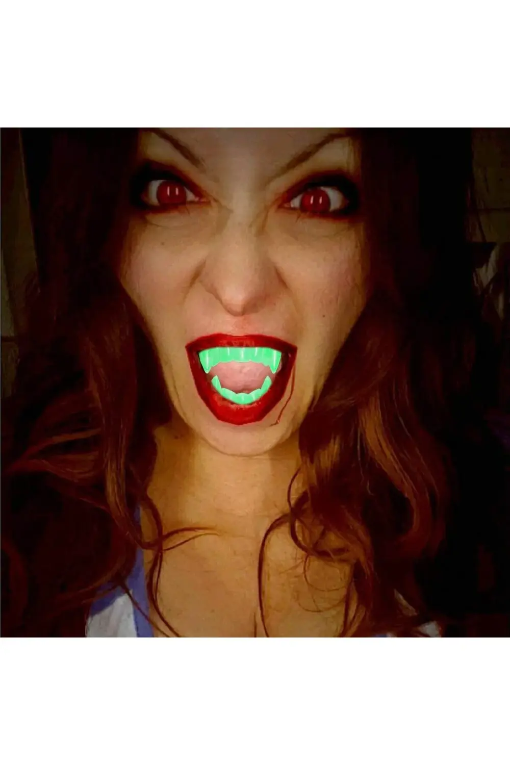 Fosforlu Çift Damak Takma Vampir Dişi