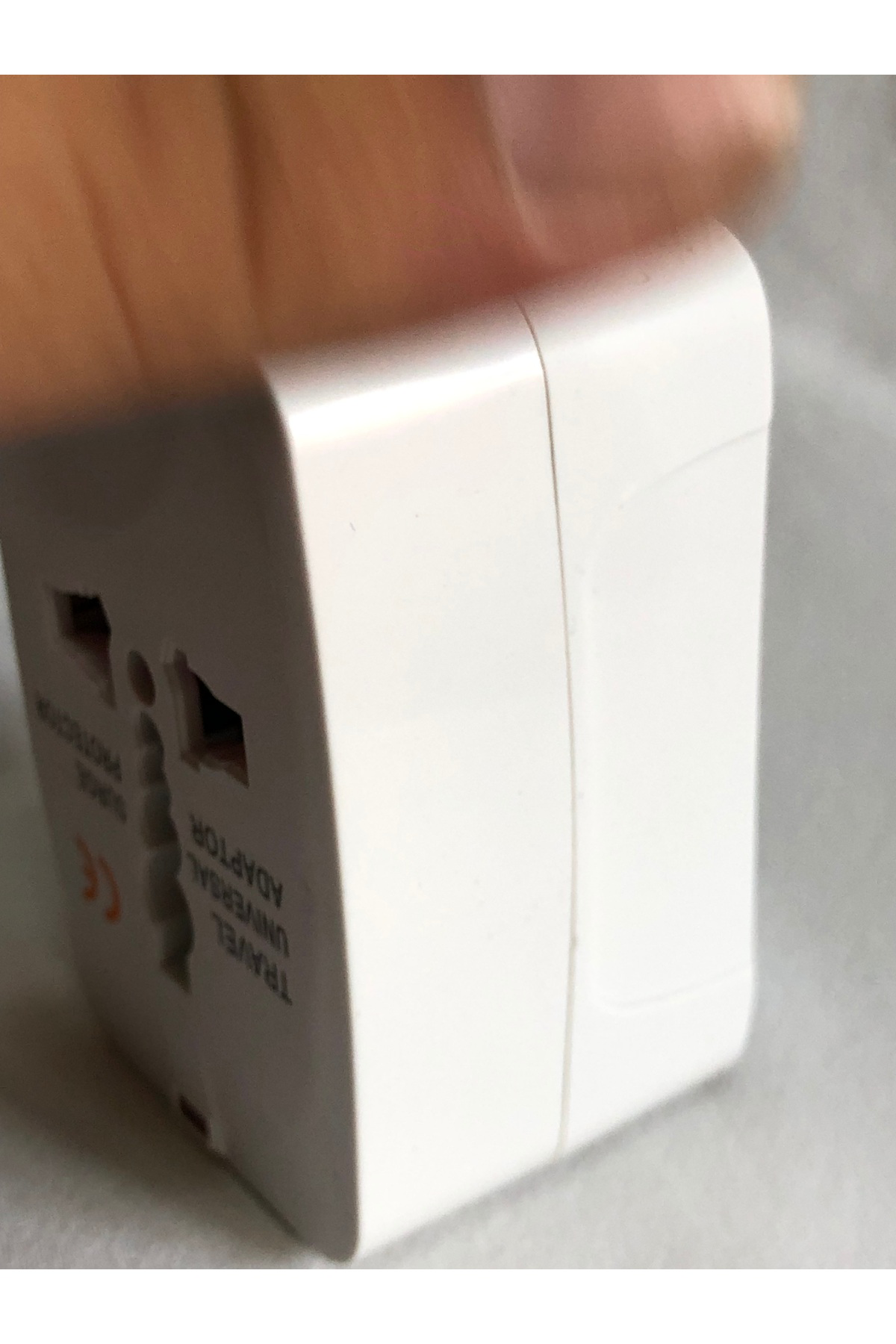 Fransa Seyahat Adaptörü – Telefon ve Düzleştirici İçin Akım Korum