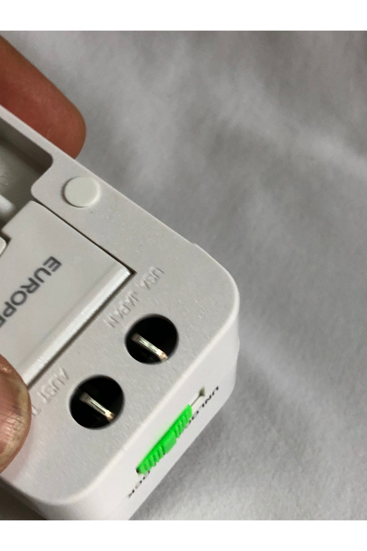 Fransa Seyahati İçin Akım Korumalı Fiş Priz Dönüştürücü – Yurt Dı