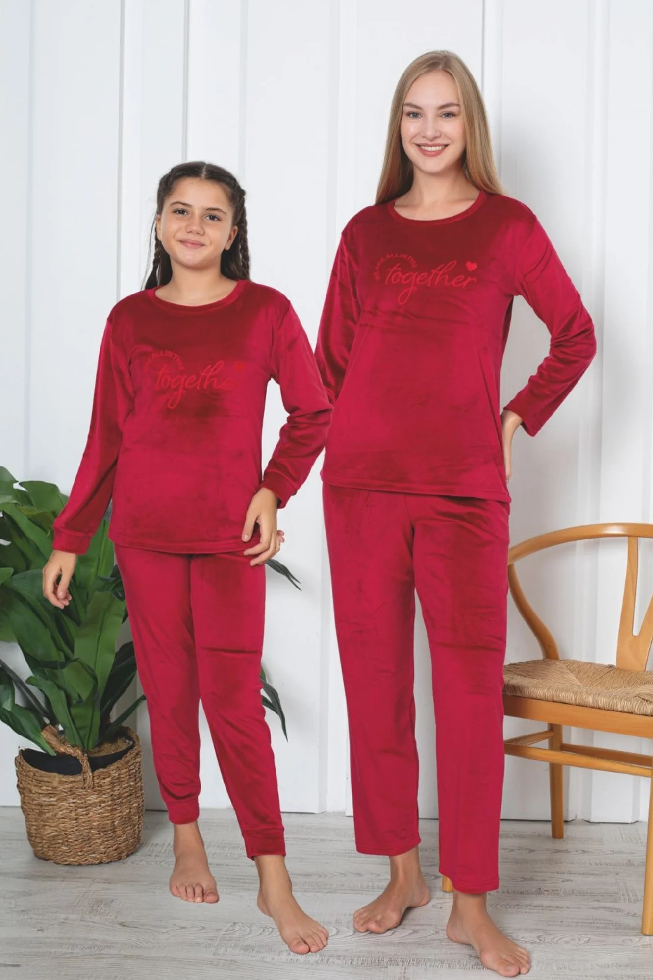 Fransız Kadife Anne Kız Çocuk Kombin Pijama Takımı (Anne kız ayrı satılır), Bordo, 2-3 Yaş Fiyatı, Yorumları ve Özellikleri
