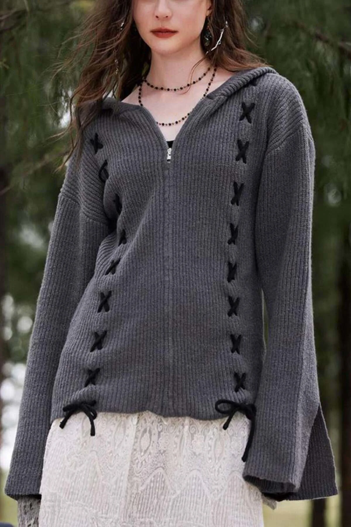 Füme Bağcık Detaylı Kapüşonlu Gotik Unisex Hırka Füme Bağcık Detaylı Kapüşonlu Gotik Unisex Hırka