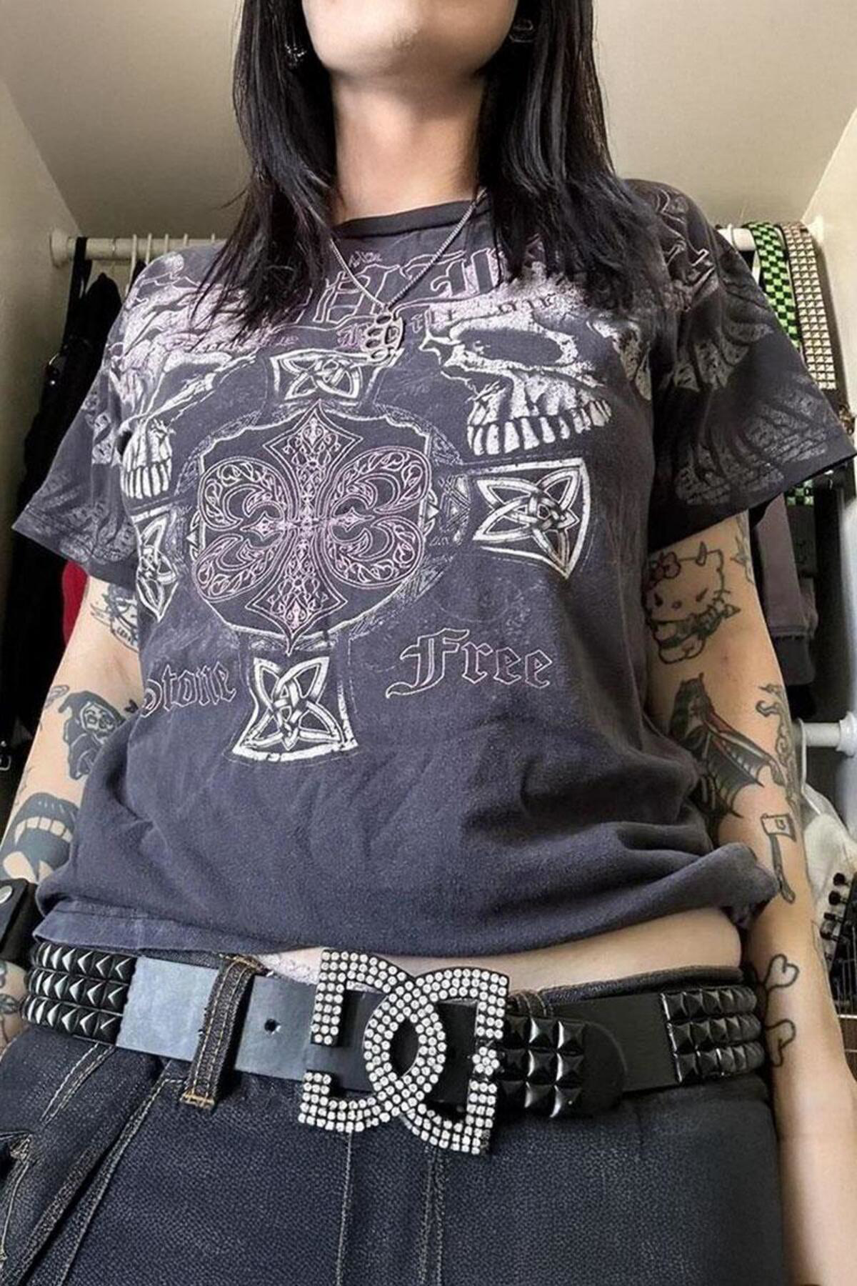 Füme Gotik Stone Free Winged Skull Cyber Grunge Unisex T-Shirt