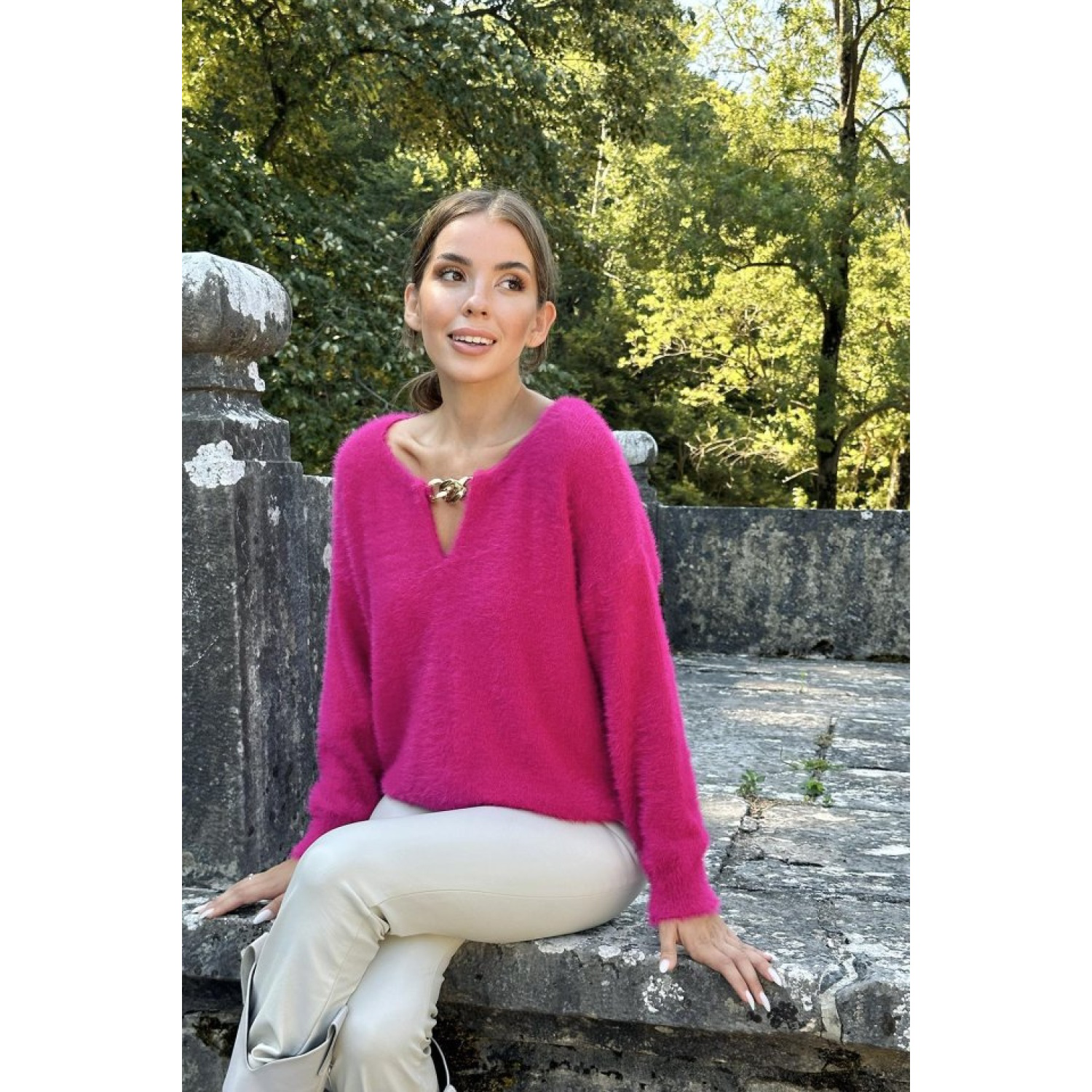 Fuşya Yakası Zincirli Triko Kazak Fuşya Yakası Zincirli Triko Kazak