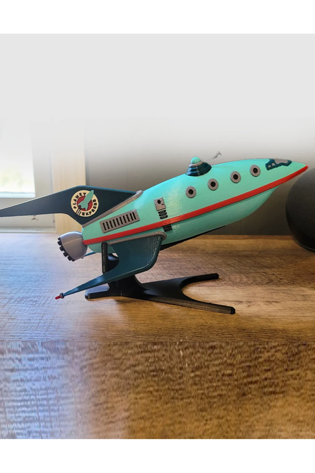 Futurama Planet Express Ship Boyalı Figür Futurama Gezegen Ekspres Gemisi