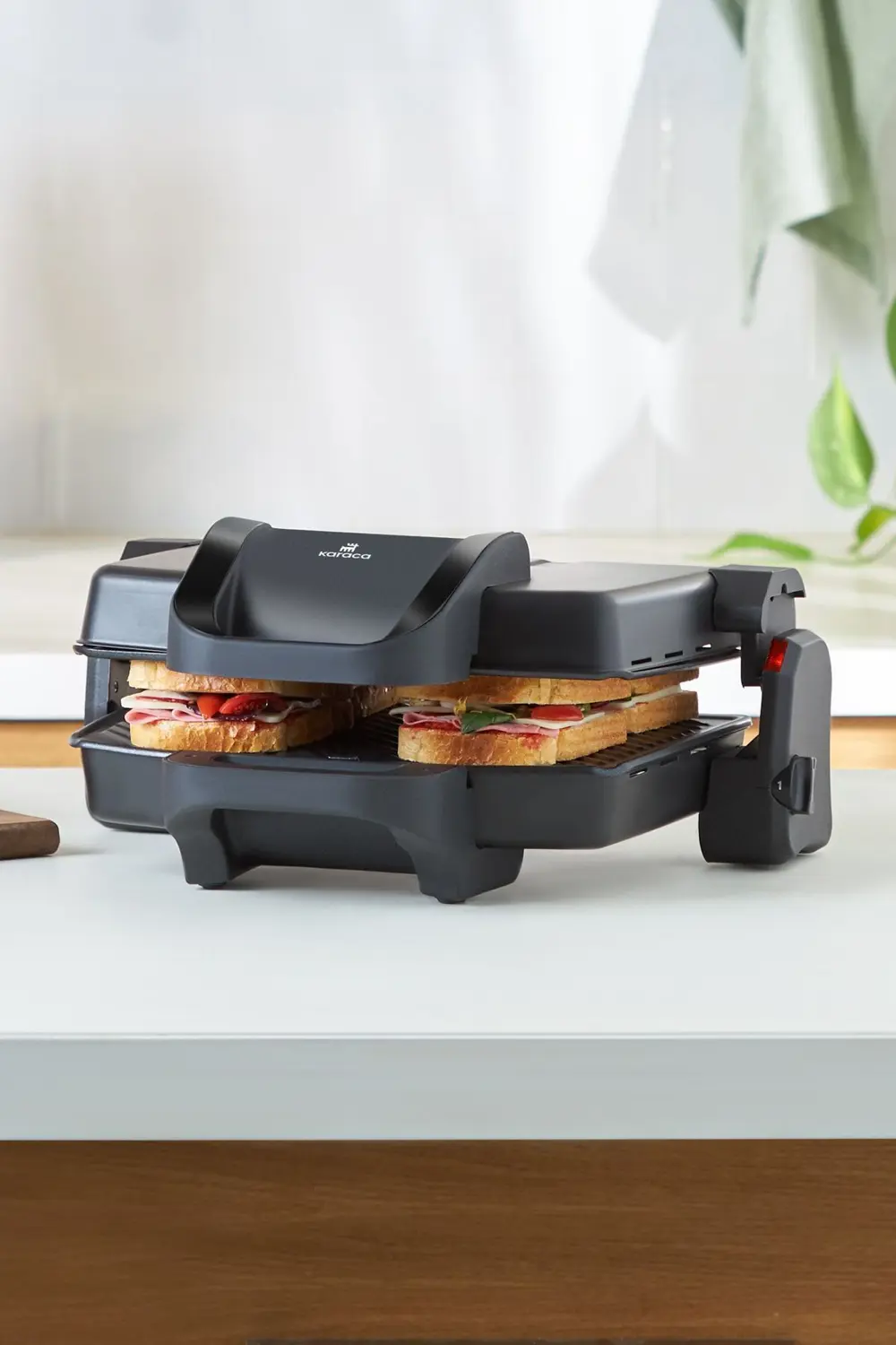 Future Essential Tost Makinesi Matte Black 1800 W 4 Dilim Kapasit