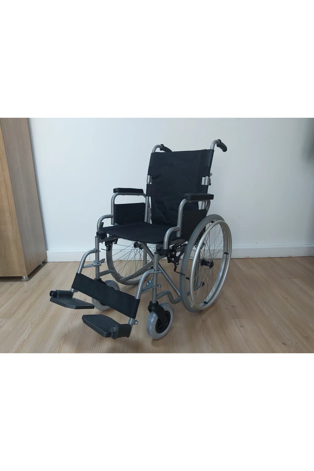 G130 Manuel Tekerlekli Sandalye ( 40cm Oturma Yeri Genişliği )