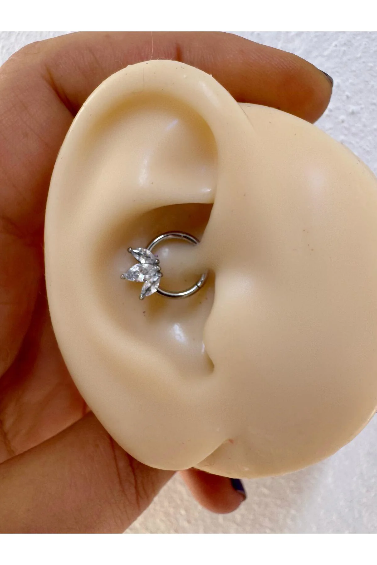 g23 Titanium (titanyum) zirkon taşlı 1 adet daith septum uyumlu halka piercing