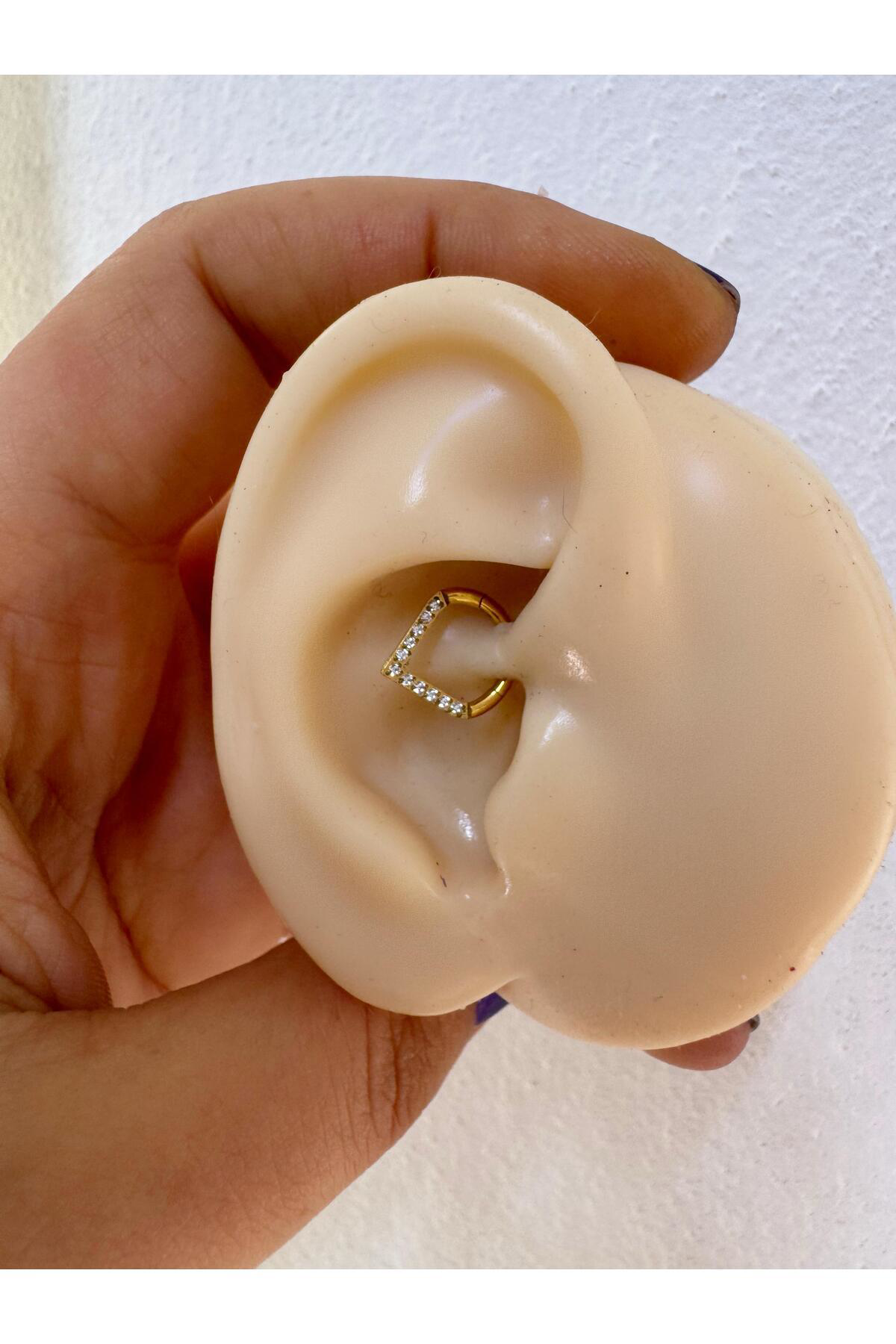 g23 titanium ( titanyum) zirkon taşlı üçgen model septum daith 1 