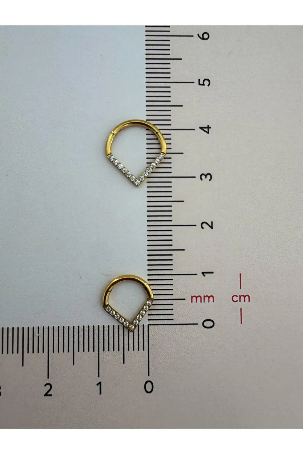g23 titanium ( titanyum) zirkon taşlı üçgen model septum daith 1