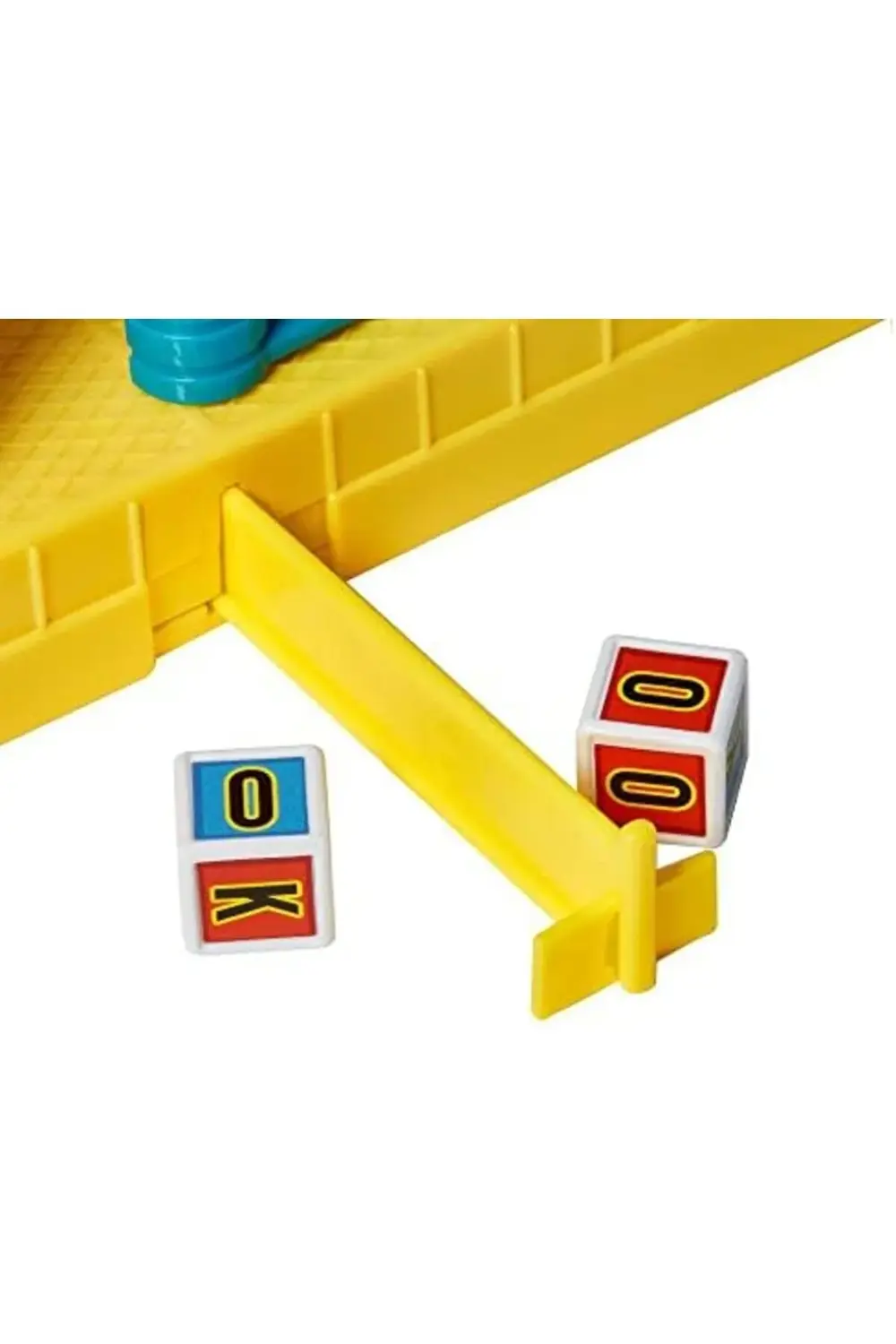 Games 'Em Sock 'Em, elle kumanda edilen Kırmızı ve Mavi ile oyunu