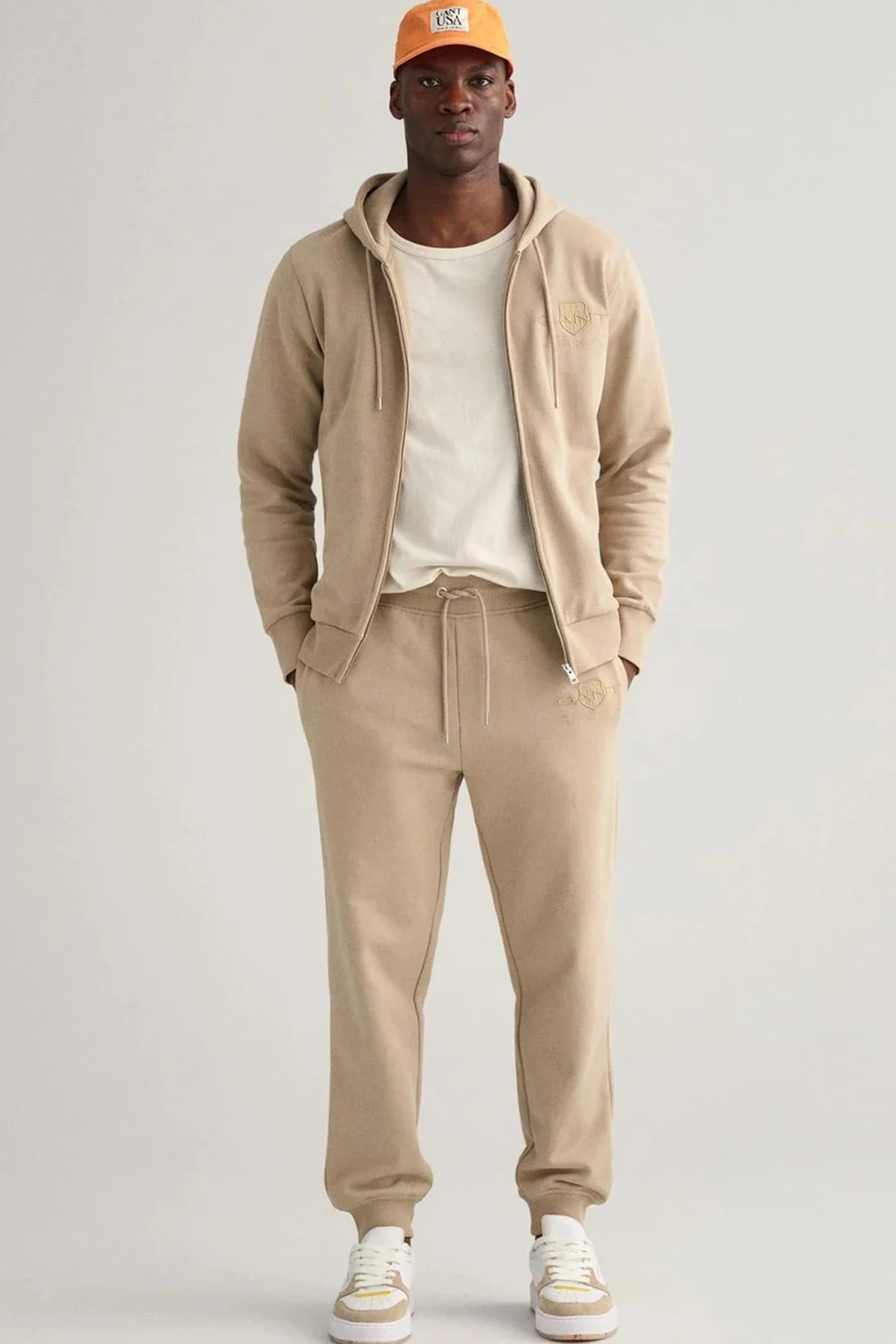 GANT Men's Regular Fit Sweatpants With Logo Beige Erkek Regular Fit Pamuk Eşofman Altı Bej GANT Men's Regular Fit Sweatpants With Logo Beige Erkek Regular Fit Pamuk Eşofman Altı Bej Fiyatı, Yorumları ve Özellikleri