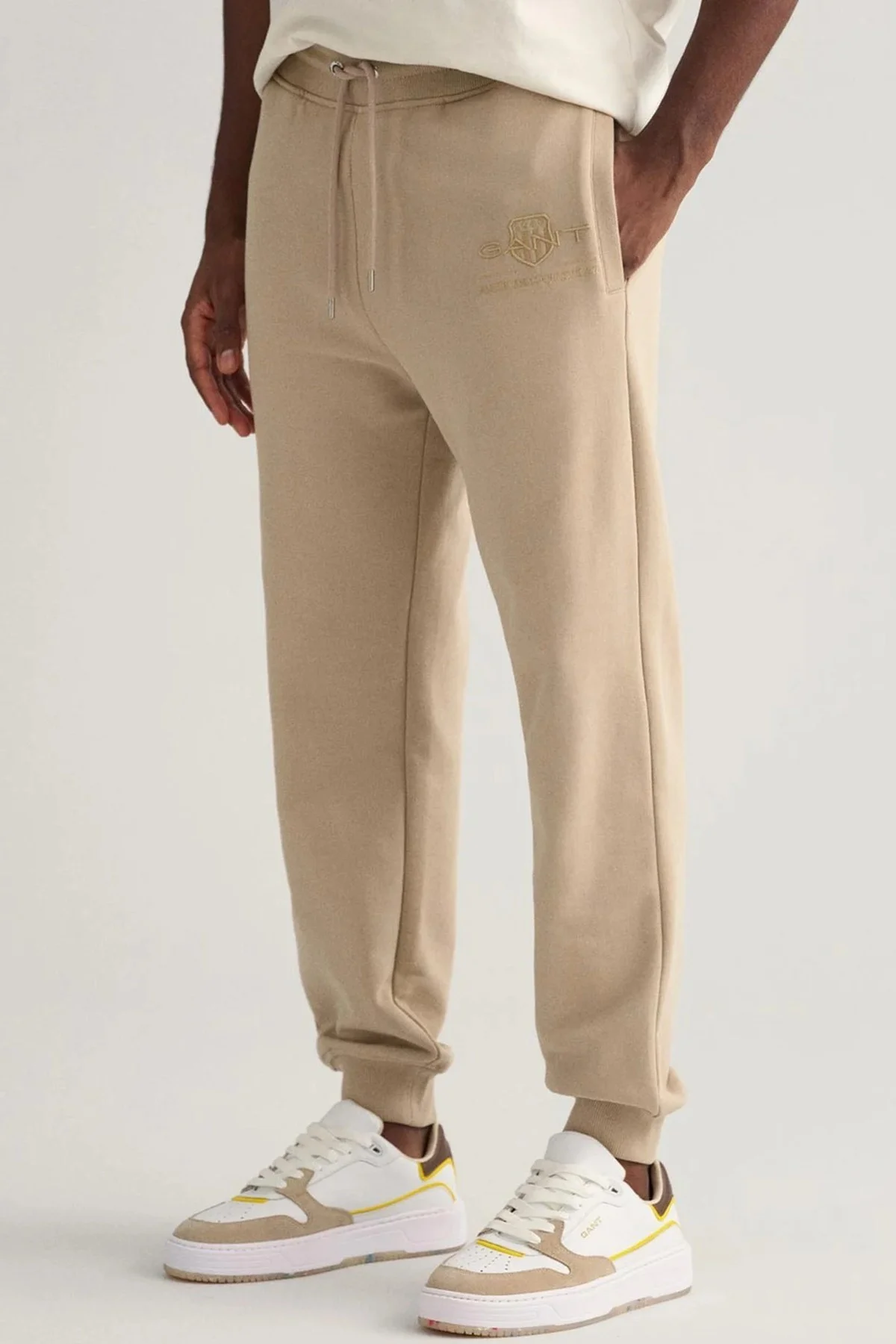 GANT Men's Regular Fit Sweatpants With Logo Beige Erkek Regular Fit Pamuk Eşofman Altı Bej GANT Men's Regular Fit Sweatpants With Logo Beige Erkek Regular Fit Pamuk Eşofman Altı Bej Fiyatı, Yorumları ve Özellikleri