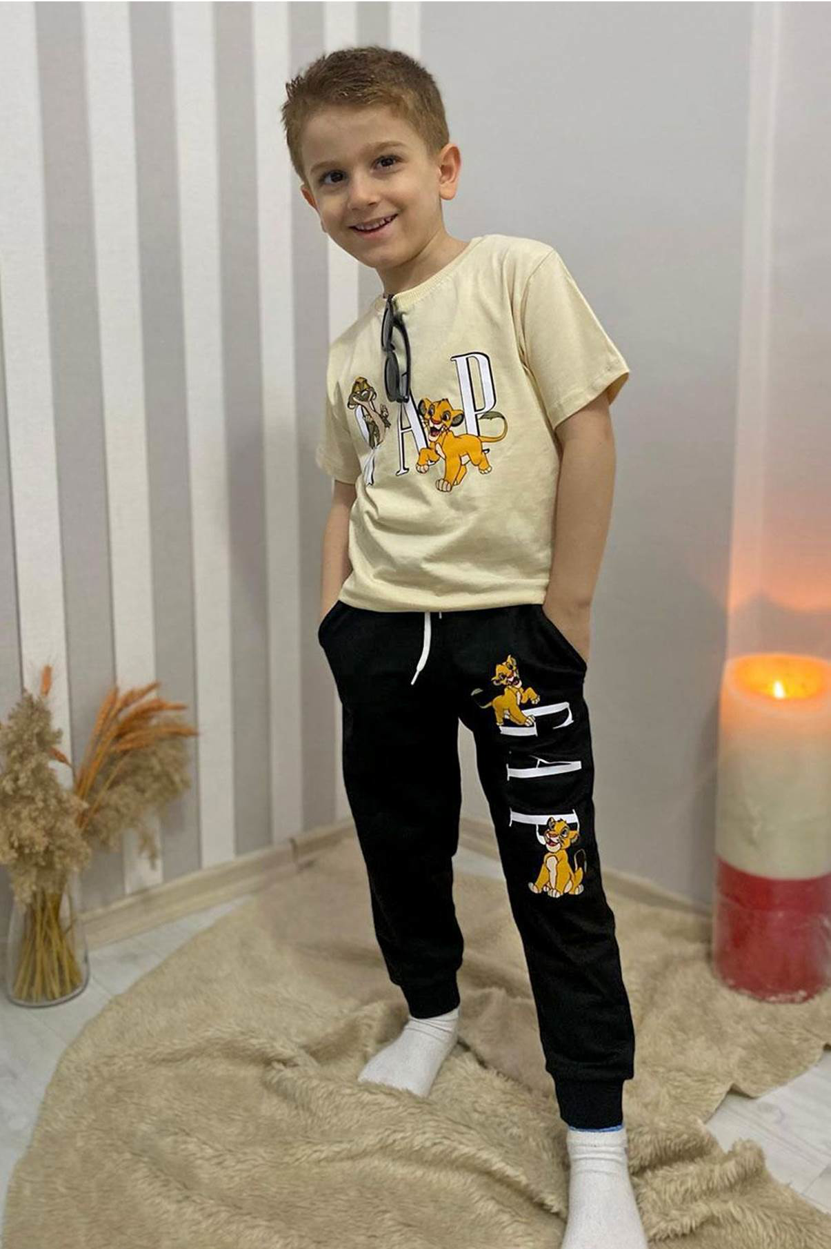 GAP KAREKTER BASKILI MEVSİMLİK 2/8 YAŞ EŞOFMAN TAKIM