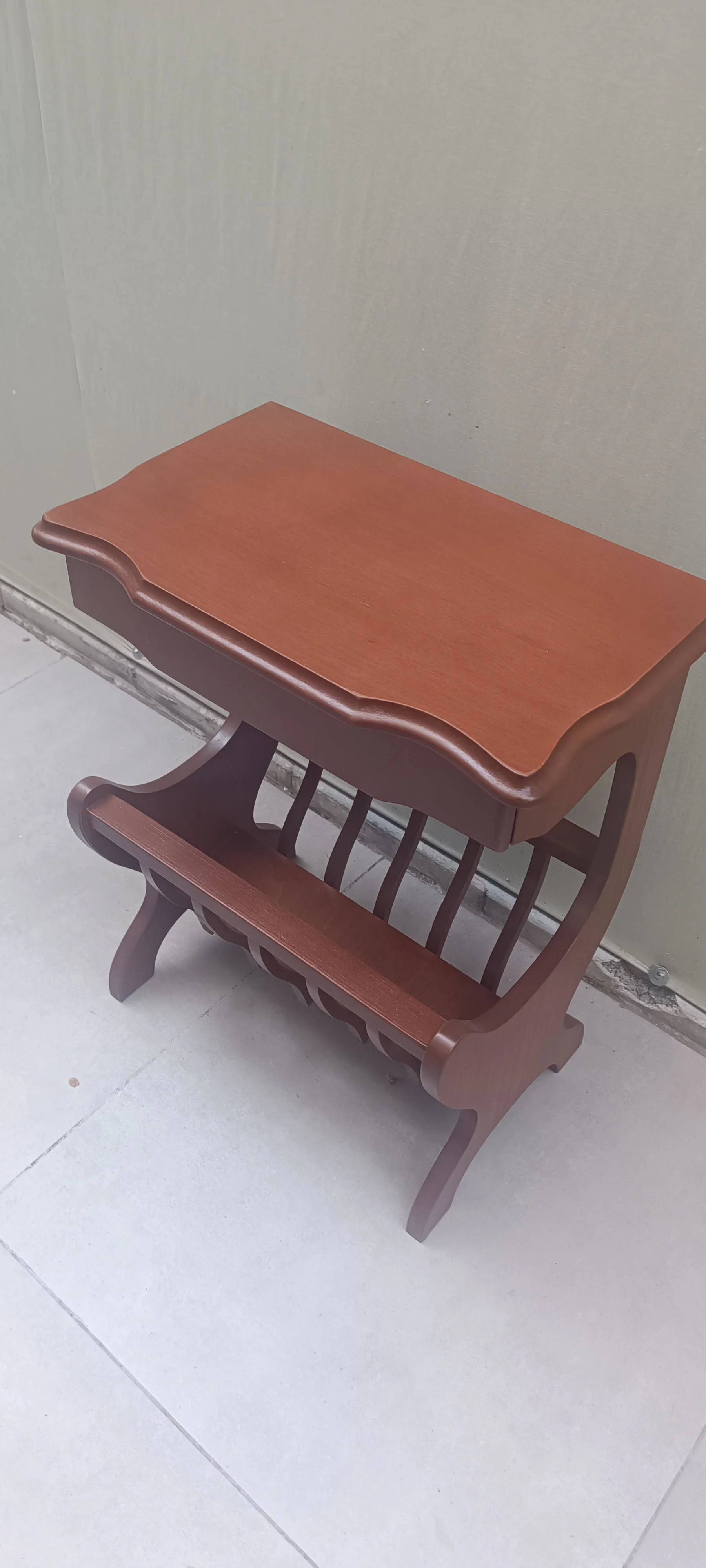 Gazete 12600 Sehpa Model Kayın MDF Torna tabla Parlak Ceviz Boya Tutmalık El Yapı
